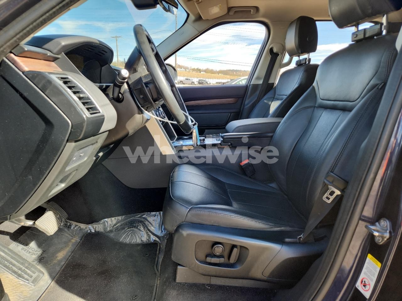 Photo 7 of 2018 LAND ROVER DISCOVERY HSE (VIN SALRR2RV6JA068220)