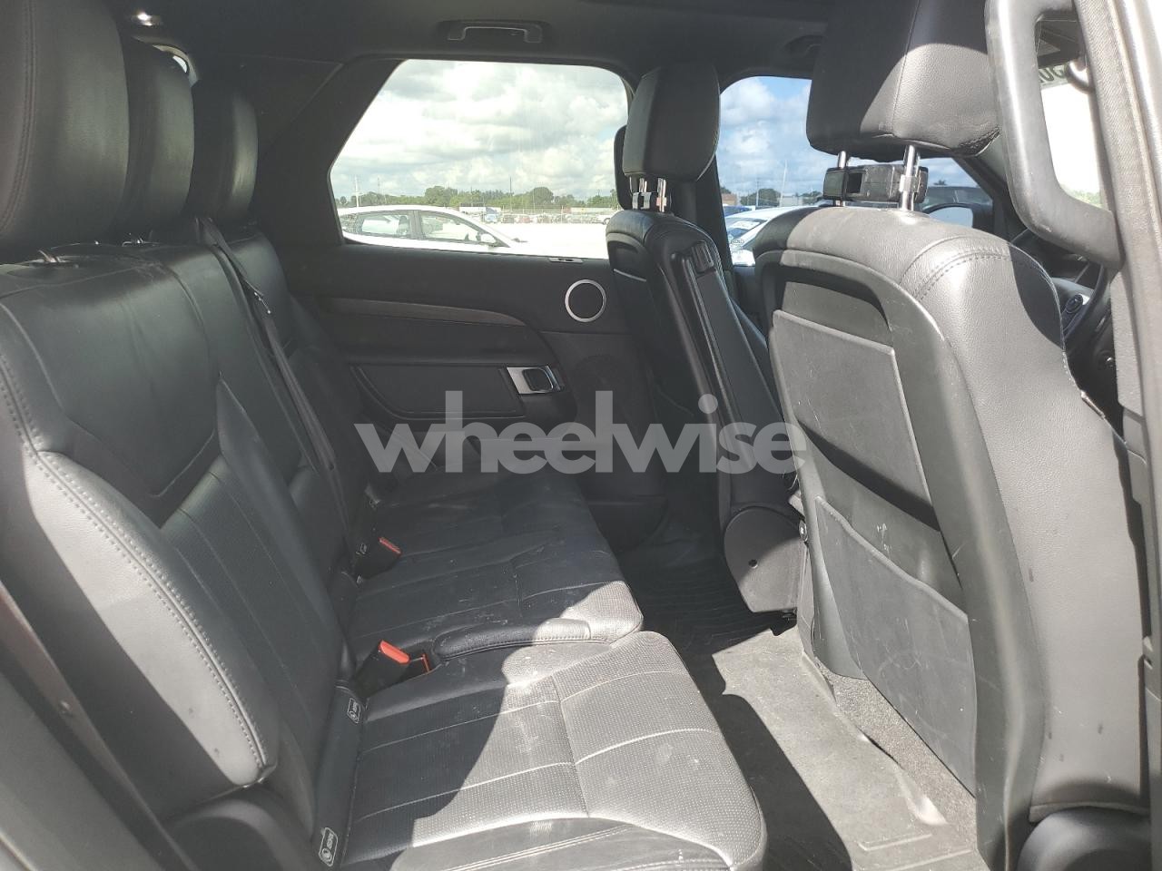 Photo 11 of 2018 LAND ROVER DISCOVERY HSE (VIN SALRR2RV8JA053735)