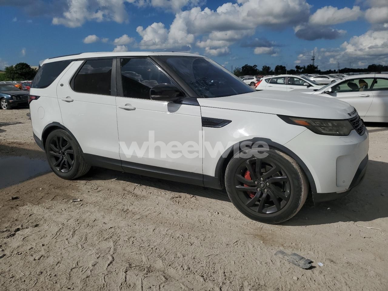 Photo 4 of 2018 LAND ROVER DISCOVERY HSE (VIN SALRR2RV8JA053735)