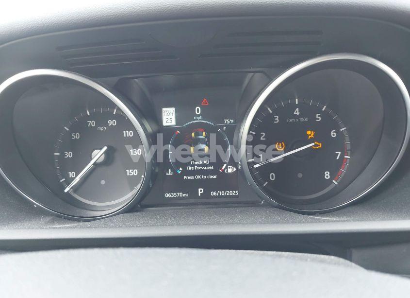 Photo 7 of 2017 Land Rover DISCOVERY HSE (VIN SALRRBBVXHA026198)