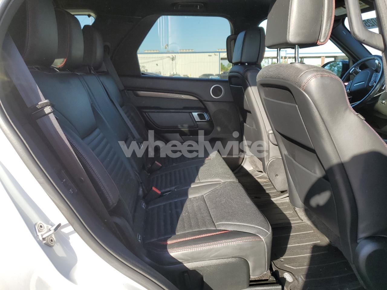 Photo 11 of 2018 LAND ROVER DISCOVERY HSE LUXURY (VIN SALRT2RV4JA067181)