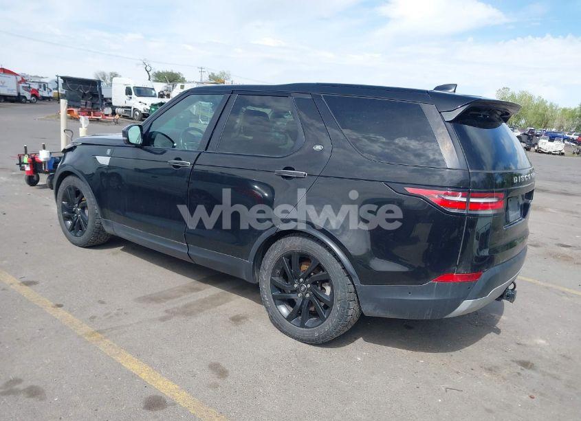 Photo 3 of 2018 Land Rover DISCOVERY HSE LUXURY (VIN SALRT2RV5JA050664)