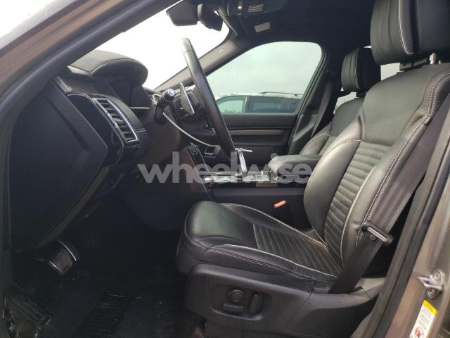 Photo 4 of 2018 LAND ROVER DISCOVERY HSE LUXURY (VIN SALRT2RV5JA055587)