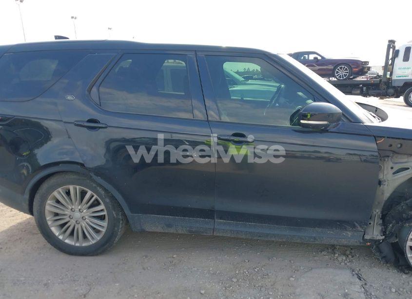 Photo 14 of 2018 Land Rover DISCOVERY HSE LUXURY (VIN SALRT2RV7JA057924)