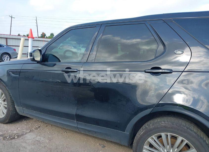 Photo 15 of 2018 Land Rover DISCOVERY HSE LUXURY (VIN SALRT2RV7JA057924)