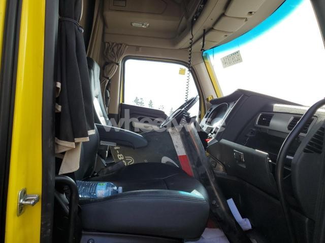 Photo 10 of 2024 KENWORTH CONSTRUCTION T680 (VIN SALVAGETRUCKSAUCT)