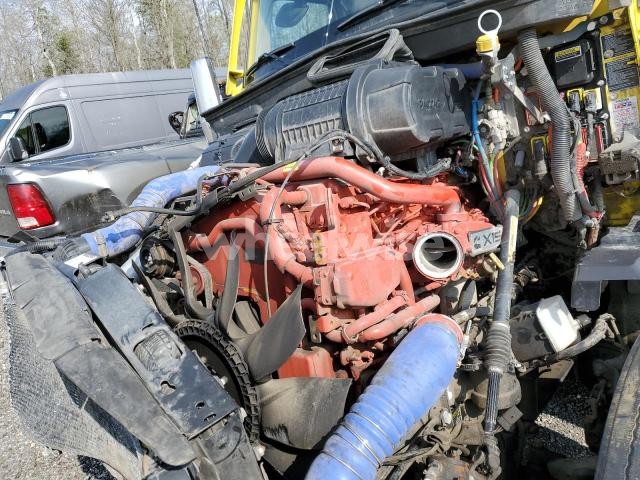 Photo 2 of 2024 KENWORTH CONSTRUCTION T680 (VIN SALVAGETRUCKSAUCT)