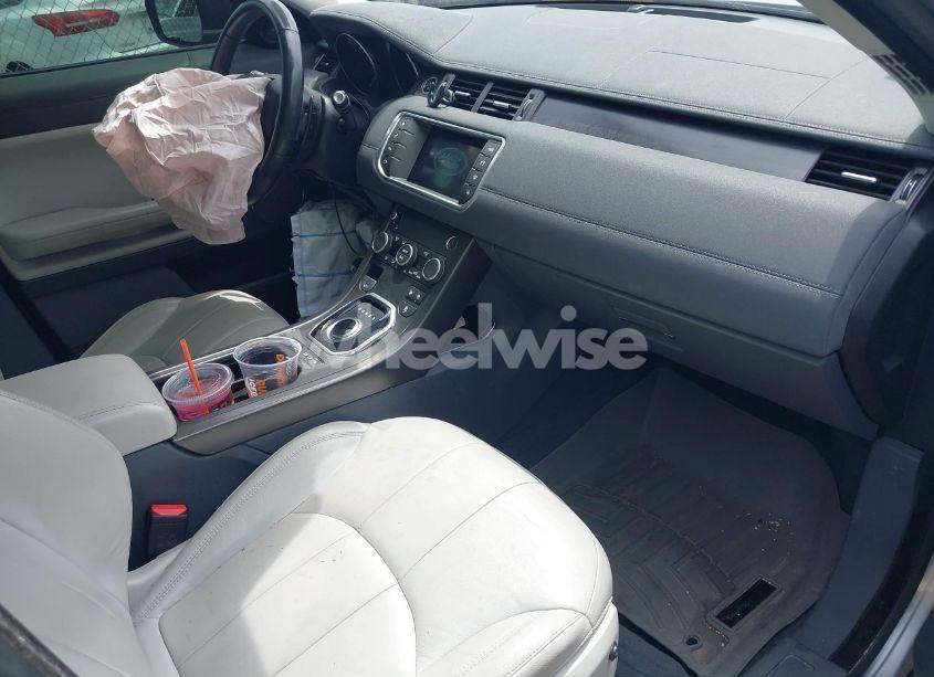 Photo 5 of 2019 Land Rover RANGE ROVER EVOQUE SE/SE PREMIUM (VIN SALVP2RX2KH341992)