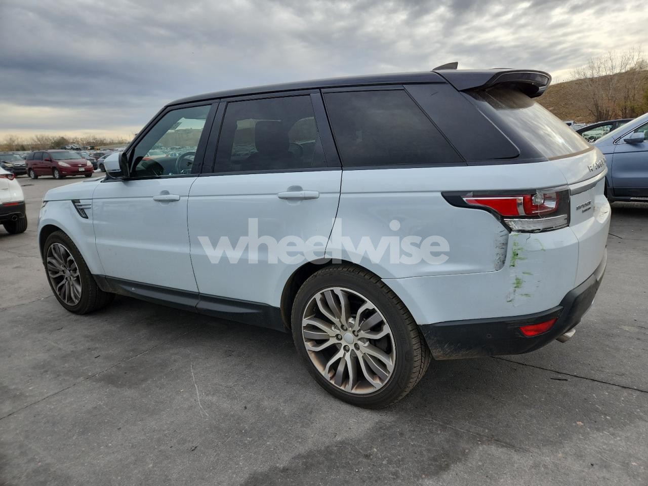 Photo 2 of 2017 LAND ROVER RANGE ROVER SPORT HSE (VIN SALWR2FK6HA683955)