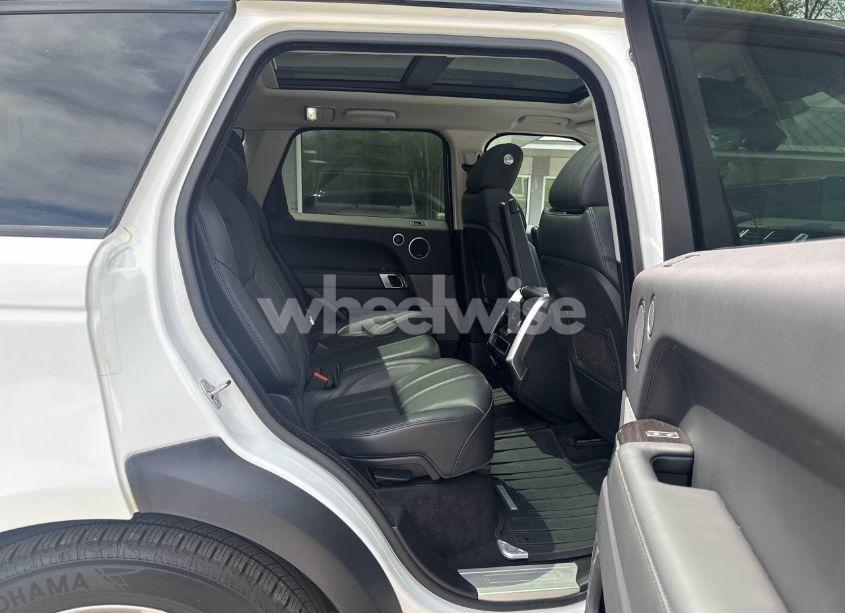 Photo 8 of 2017 Land Rover RANGE ROVER SPORT HSE (VIN SALWR2FV4HA157415)