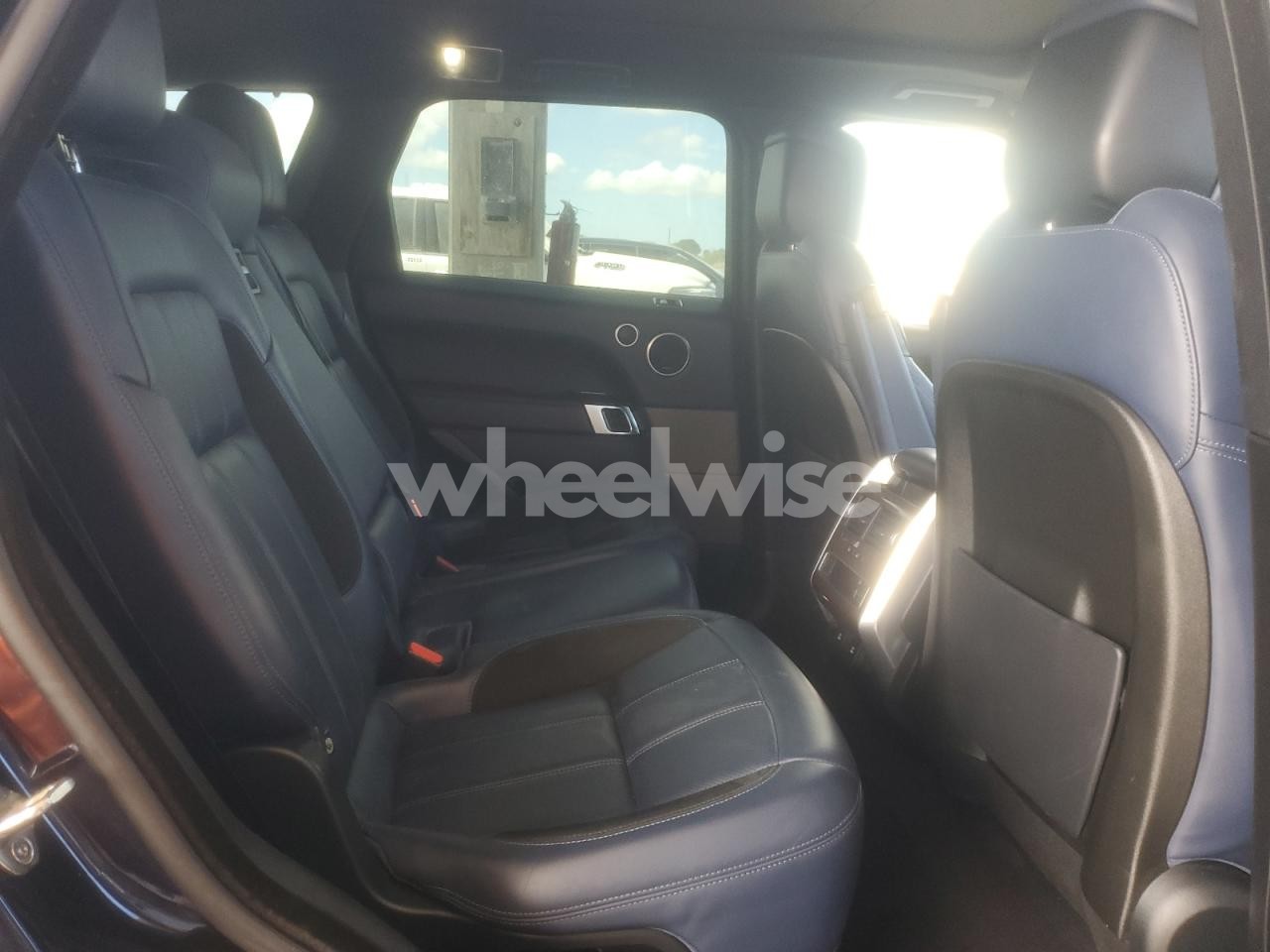 Photo 10 of 2019 LAND ROVER RANGE ROVER SPORT SUPERCHARGED DYNAMIC (VIN SALWR2RE2KA828213)