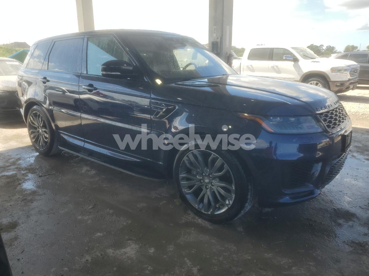 Photo 4 of 2019 LAND ROVER RANGE ROVER SPORT SUPERCHARGED DYNAMIC (VIN SALWR2RE2KA828213)