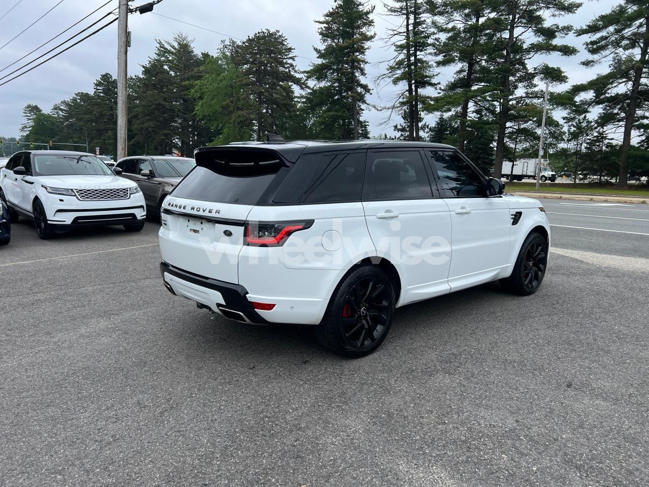 Photo 4 of 2018 LAND ROVER RANGE ROVER SPORT SUPERCHARGED DYNAMIC (VIN SALWR2RE3JA197230)