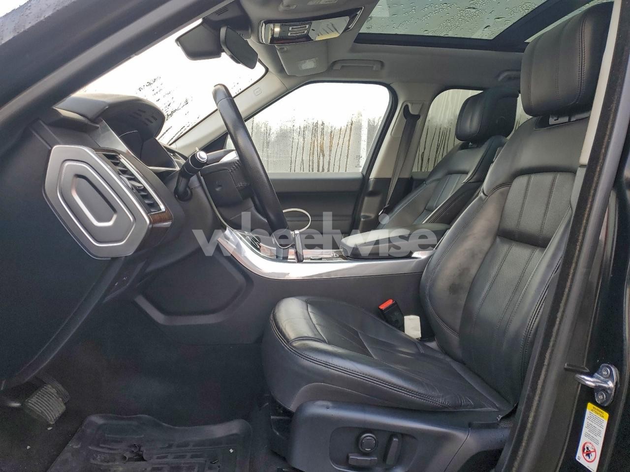 Photo 7 of 2018 LAND ROVER RANGE ROVER SPORT HSE (VIN SALWR2RV0JA411333)