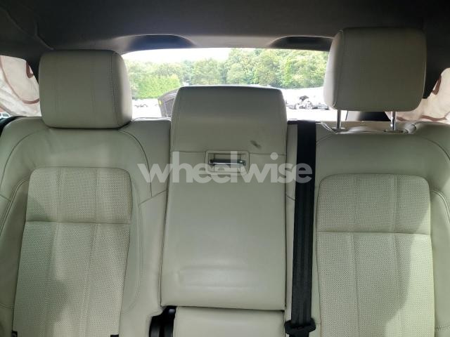 Photo 5 of 2019 LAND ROVER RANGE ROVER SPORT HSE (VIN SALWR2RV1KA417837)