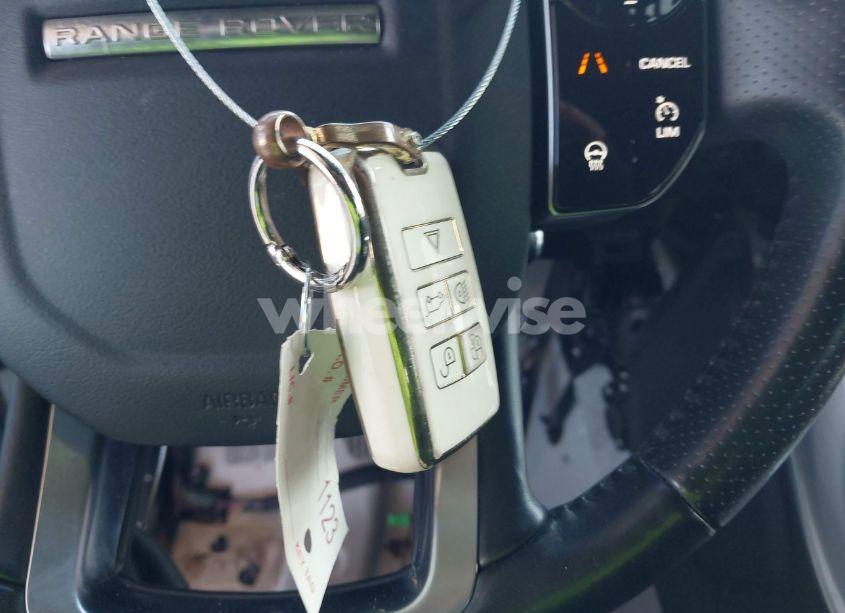 Photo 11 of 2019 Land Rover RANGE ROVER SPORT HSE (VIN SALWR2RV3KA820539)