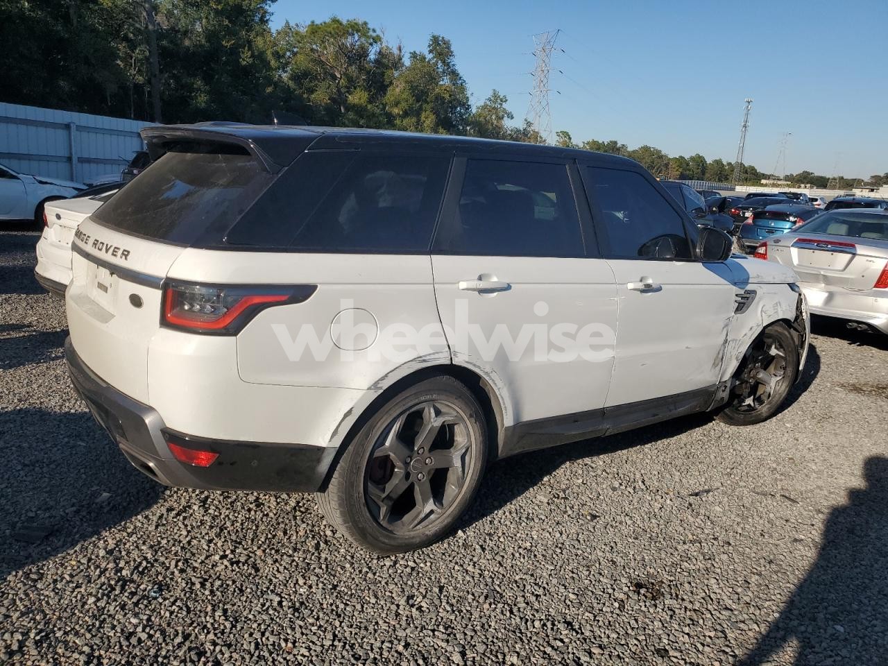 Photo 3 of 2019 LAND ROVER RANGE ROVER SPORT HSE (VIN SALWR2RV4KA418822)
