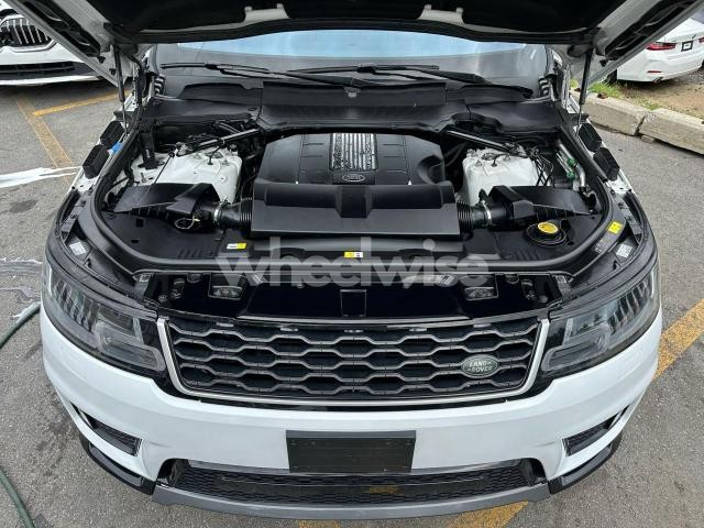 Photo 3 of 2018 LAND ROVER RANGE ROVER SPORT HSE (VIN SALWR2RV9JA198012)