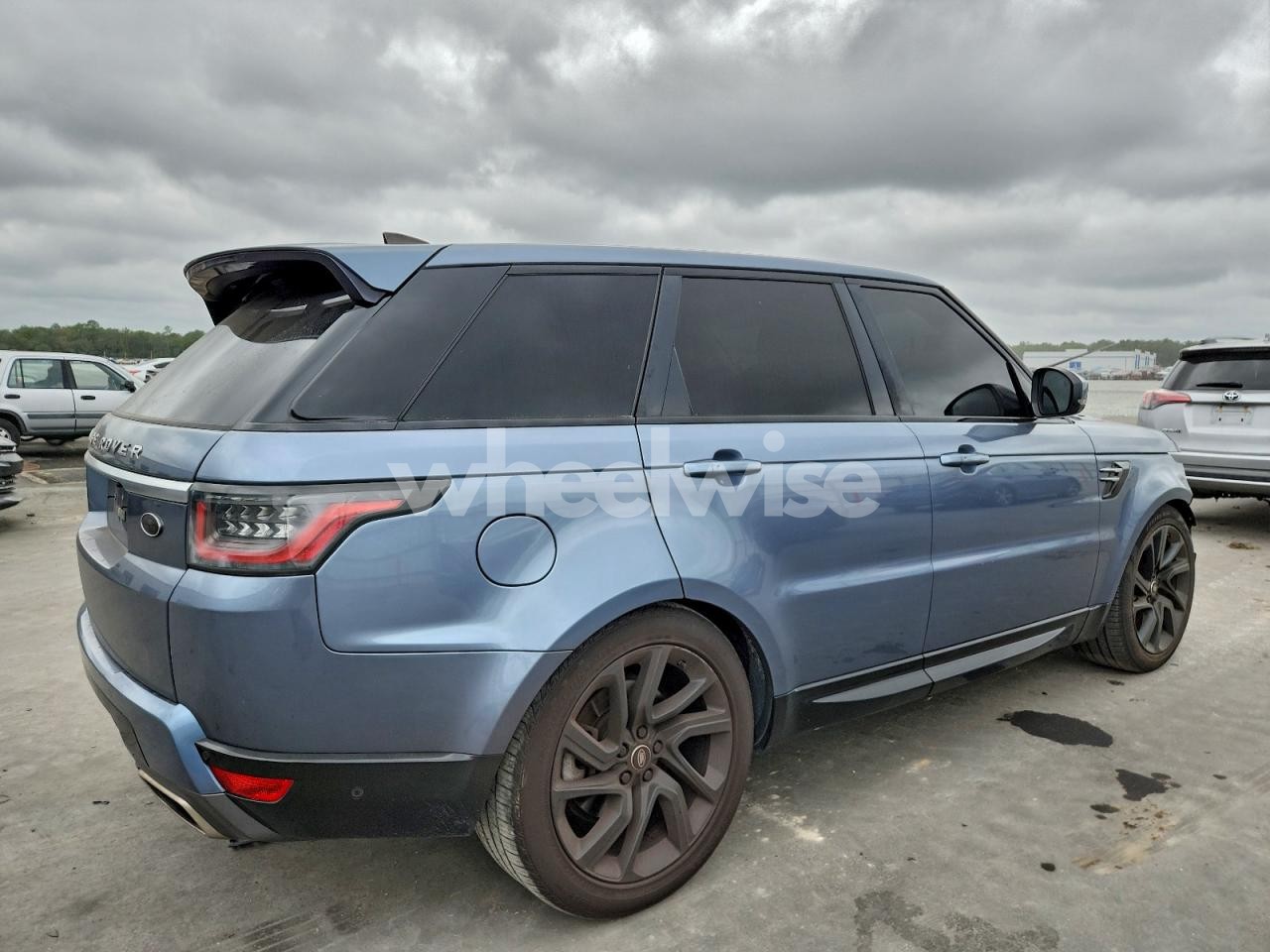 Photo 3 of 2019 LAND ROVER RANGE ROVER SPORT HSE (VIN SALWR2RVXKA426942)