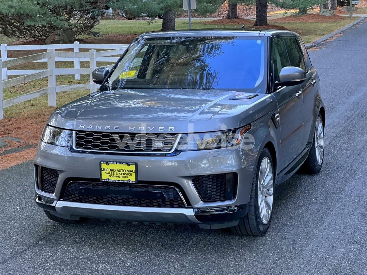 Photo 2 of 2020 LAND ROVER RANGE ROVER SPORT HSE (VIN SALWR2RY3LA717262)