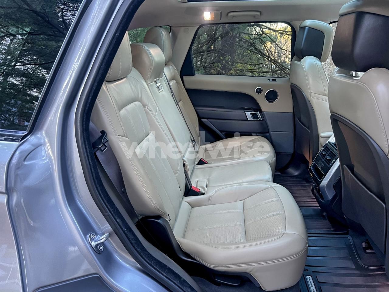 Photo 6 of 2020 LAND ROVER RANGE ROVER SPORT HSE (VIN SALWR2RY3LA717262)