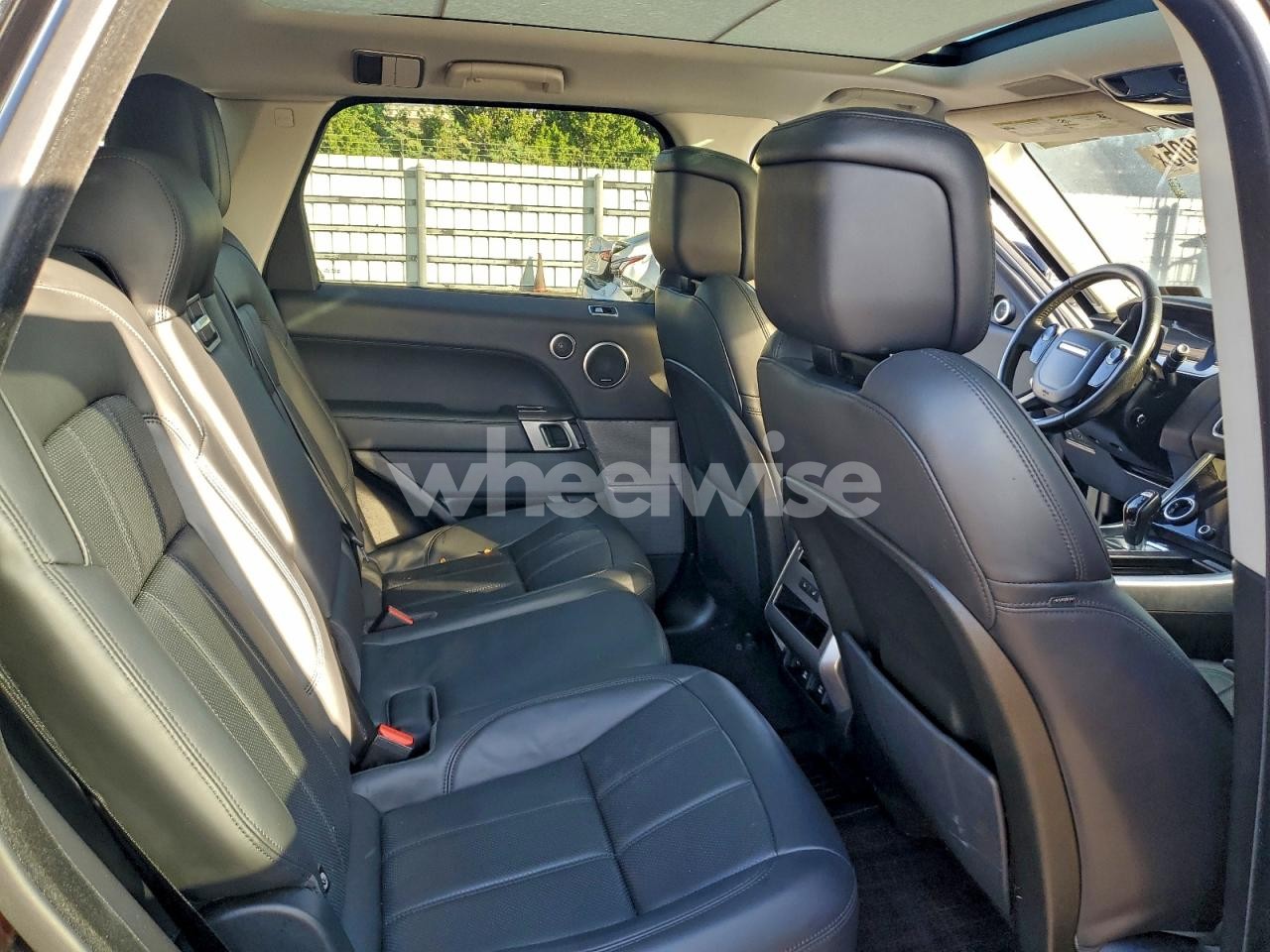 Photo 11 of 2020 LAND ROVER RANGE ROVER SPORT HSE (VIN SALWR2SU3LA719102)