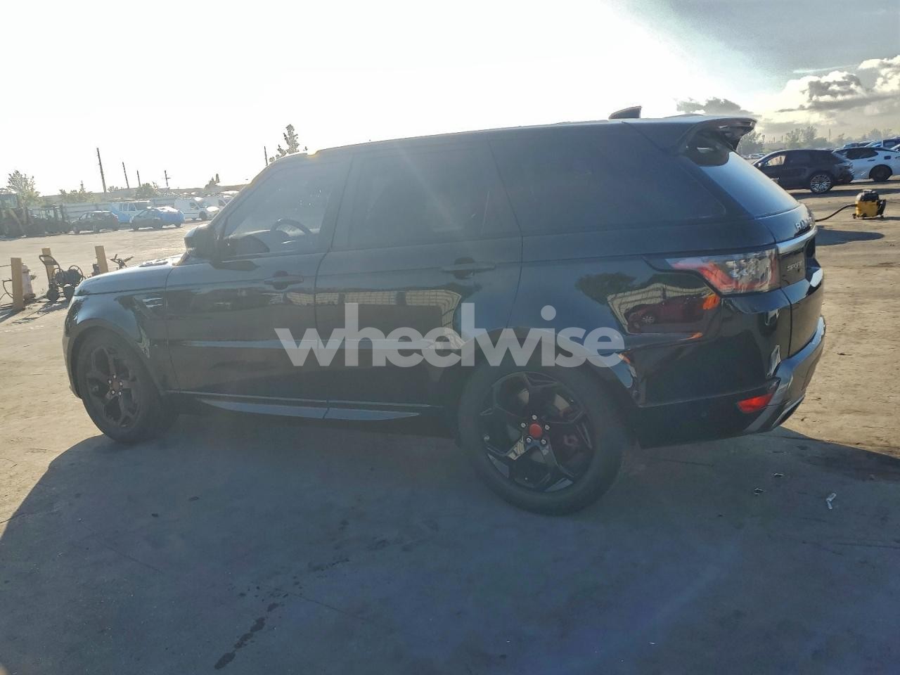 Photo 2 of 2020 LAND ROVER RANGE ROVER SPORT HSE (VIN SALWR2SU3LA719102)