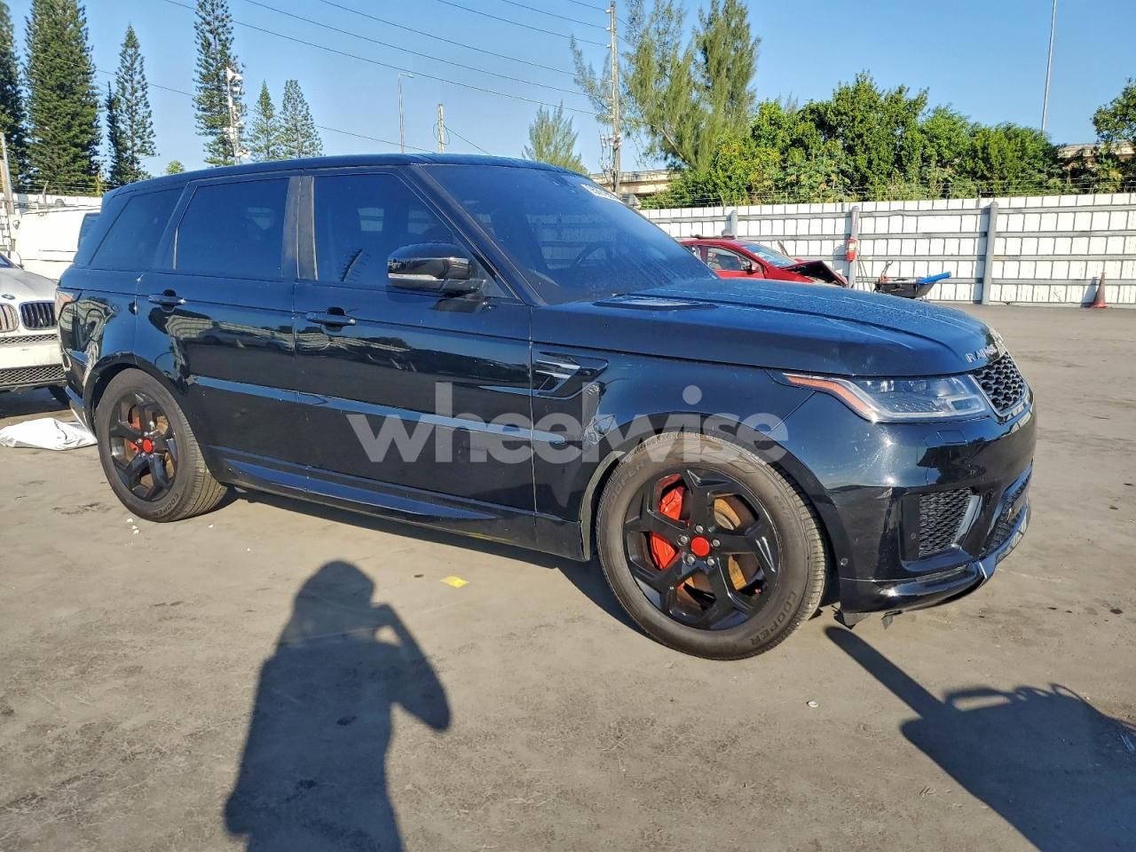 Photo 4 of 2020 LAND ROVER RANGE ROVER SPORT HSE (VIN SALWR2SU3LA719102)