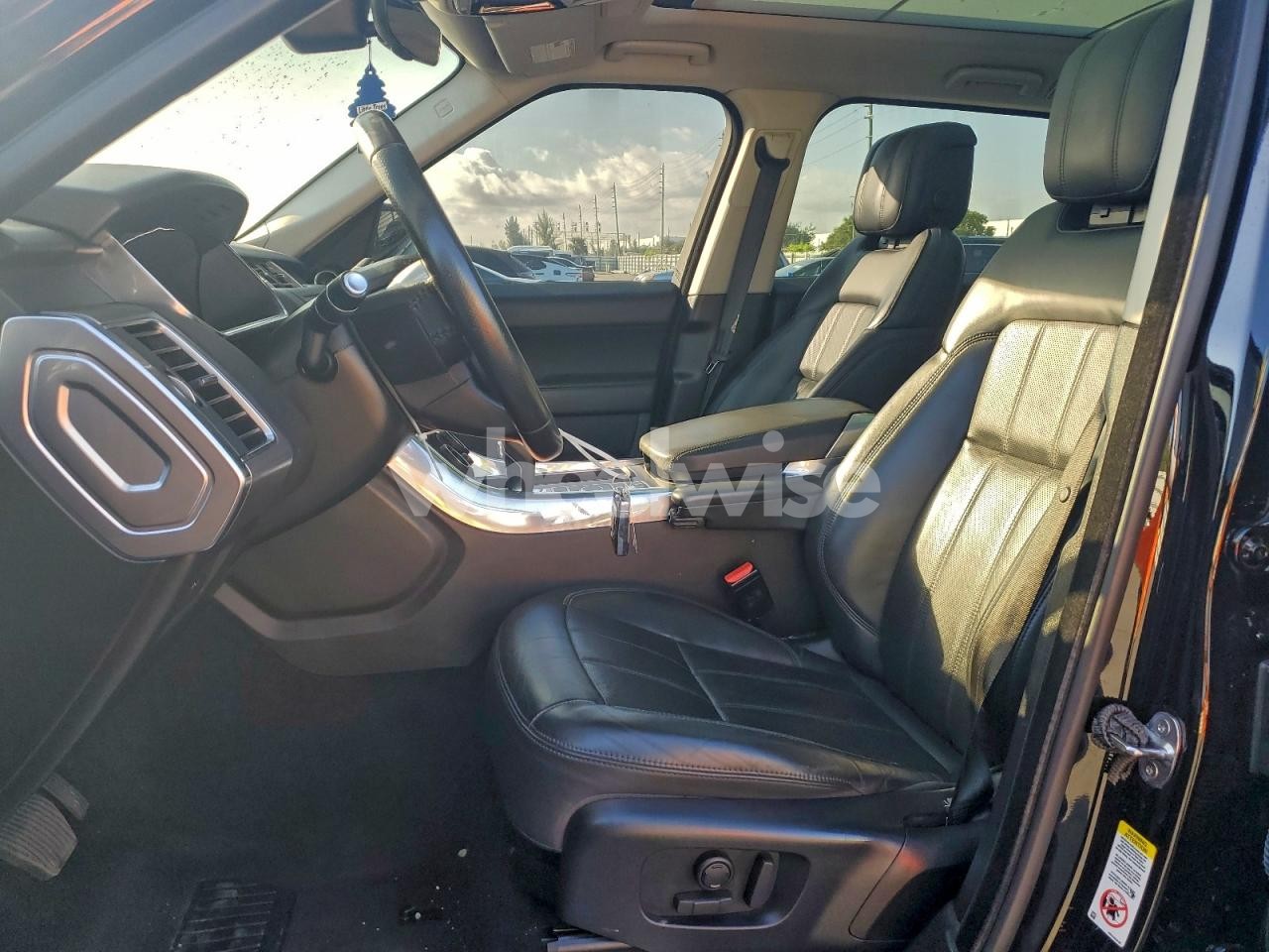 Photo 7 of 2020 LAND ROVER RANGE ROVER SPORT HSE (VIN SALWR2SU3LA719102)