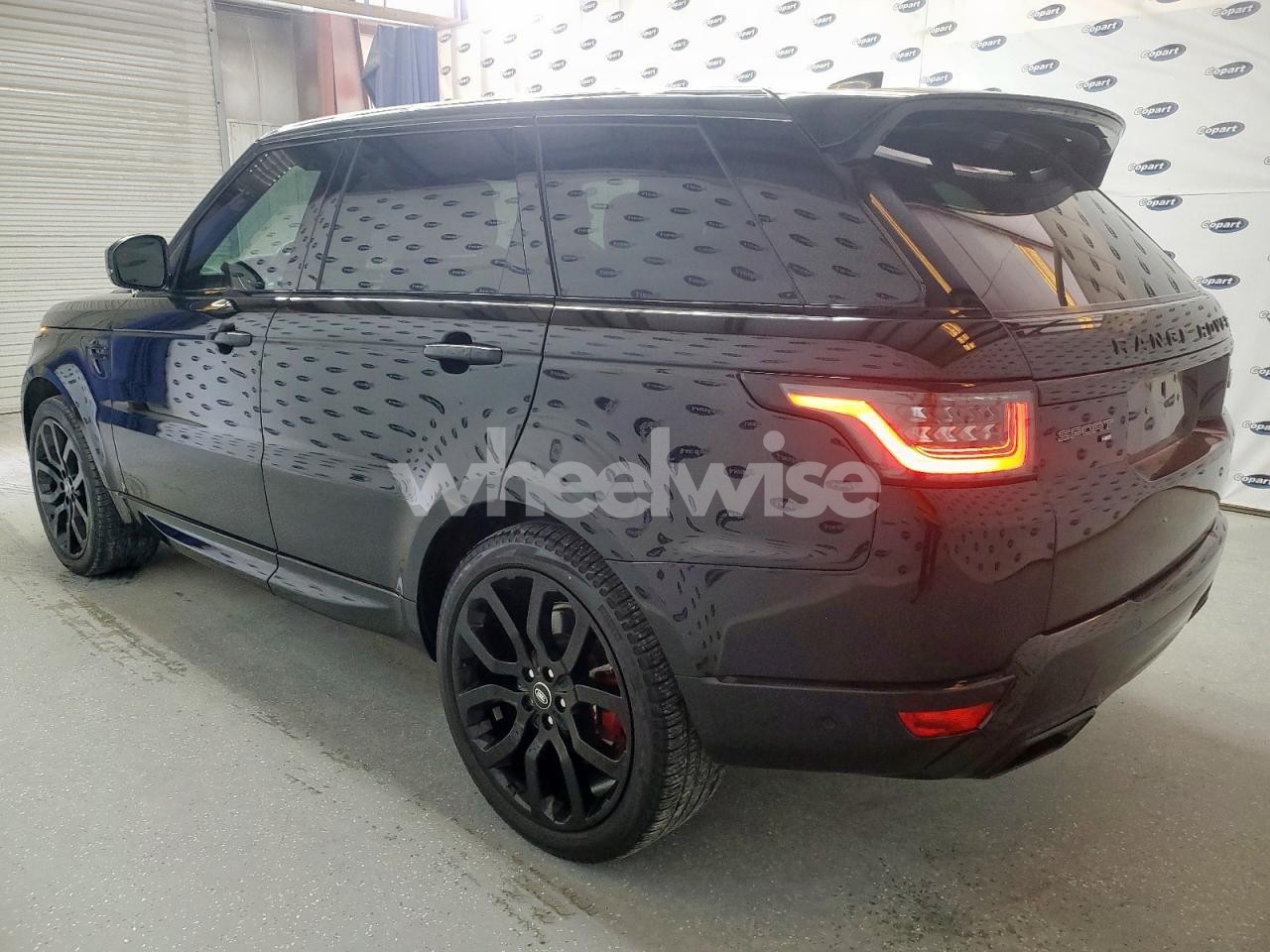 Photo 2 of 2022 LAND ROVER RANGE ROVER SPORT HSE SILVER EDITION (VIN SALWR2SU7NA228485)