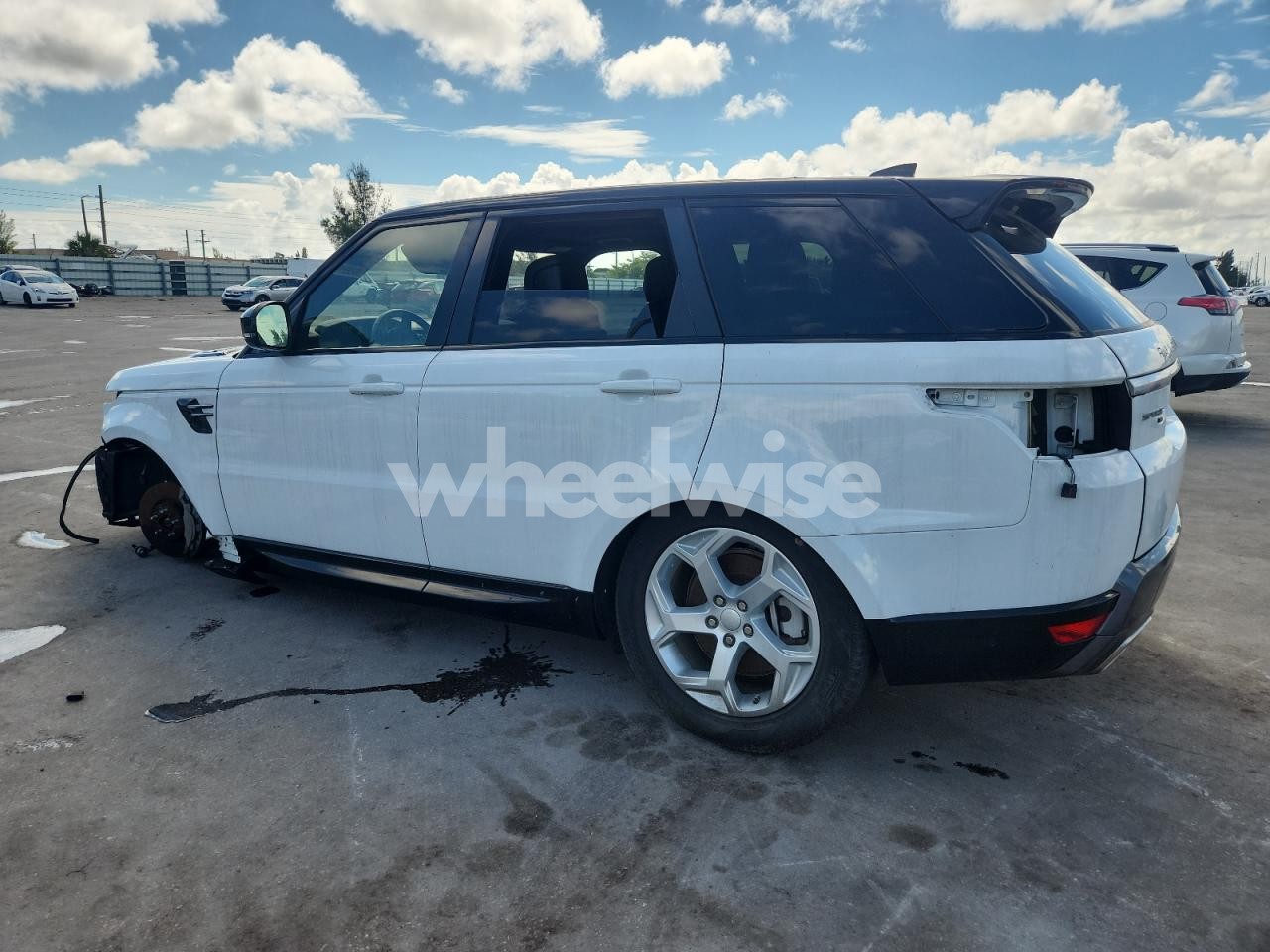 Photo 2 of 2020 LAND ROVER RANGE ROVER SPORT HSE (VIN SALWR2SUXLA723003)