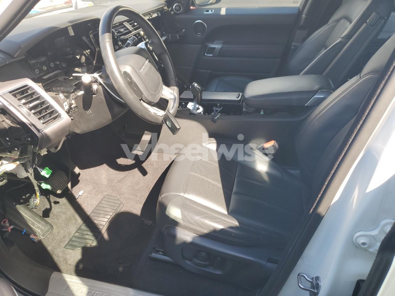 Photo 7 of 2020 LAND ROVER RANGE ROVER SPORT HSE (VIN SALWR2SUXLA723003)