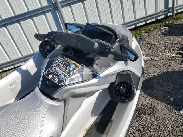 Photo 2 of 2025 SEADOO GTX (VIN SALWV2FE0HA140851)