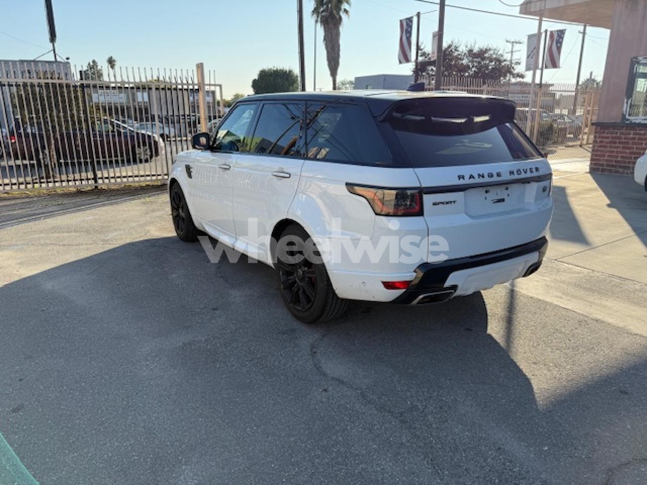 Photo 3 of 2019 LAND RANGE ROVER SPORT HSE DYNAMIC (VIN SALWV2SV0KA839930)