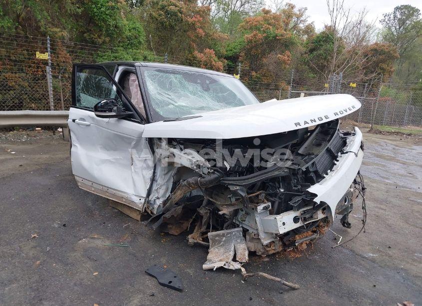 2022 Land Rover RANGE ROVER SPORT SVR/SVR CARBON EDITION (VIN SALWZ2RE8NA799627) main photo