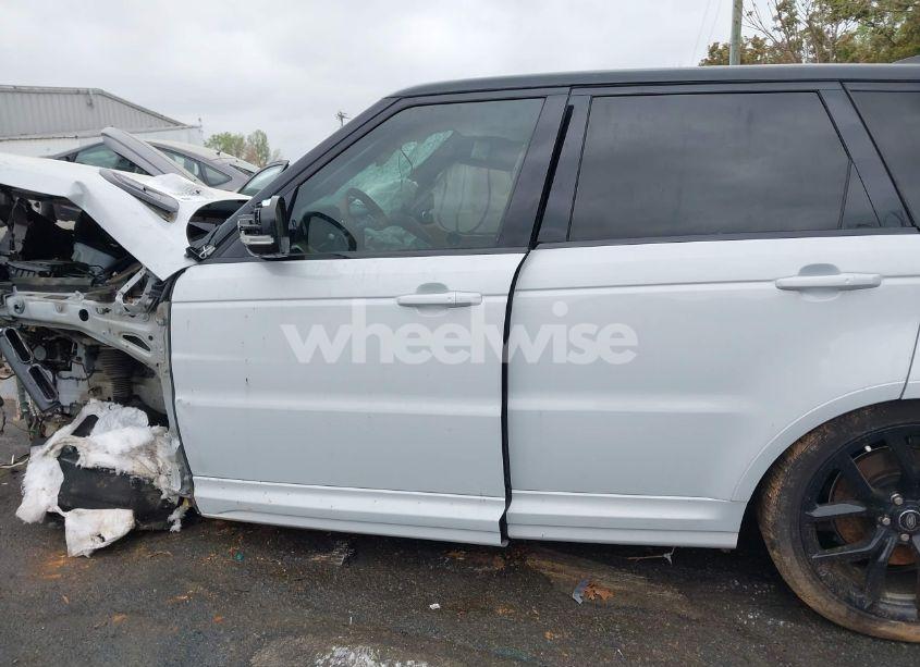 Photo 14 of 2022 Land Rover RANGE ROVER SPORT SVR/SVR CARBON EDITION (VIN SALWZ2RE8NA799627)