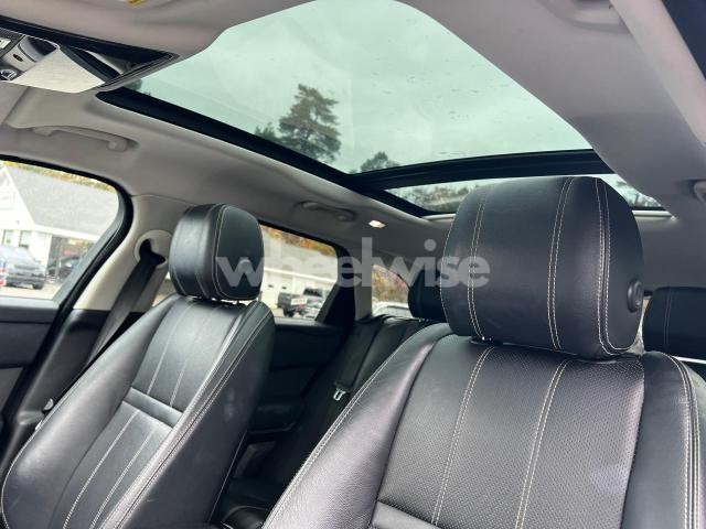 Photo 3 of 2020 LAND ROVER RANGE ROVER VELAR S N/A (VIN SALYB2EX1LA258677)