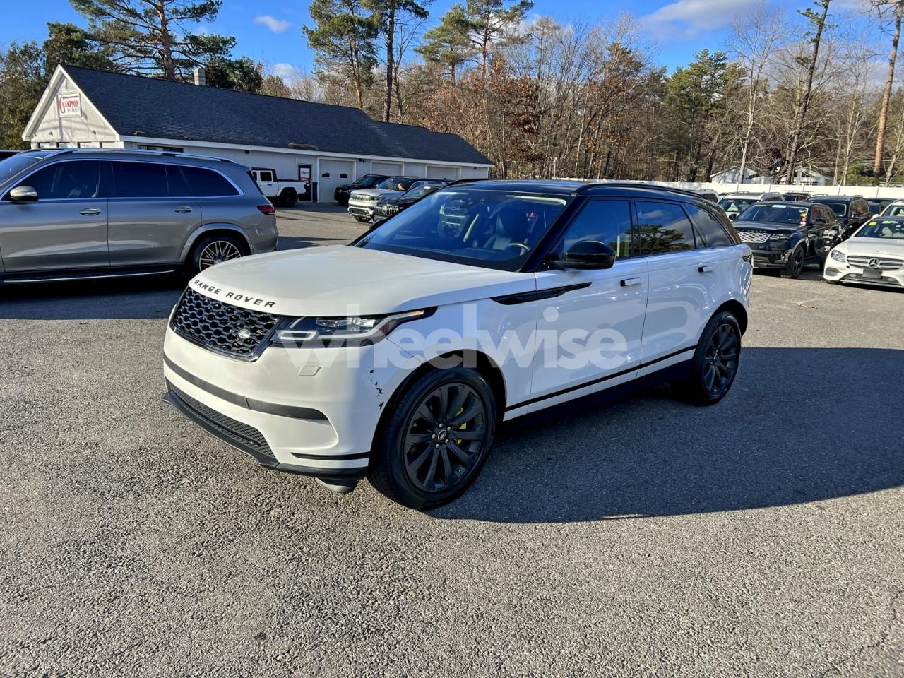 2018 LAND ROVER RANGE ROVER VELAR S (VIN SALYB2RV2JA771152) main photo