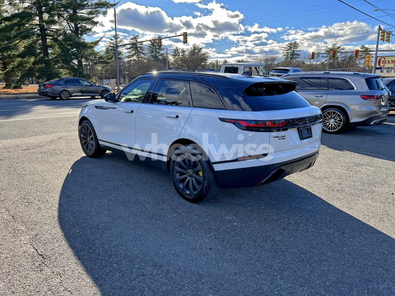 Photo 3 of 2018 LAND ROVER RANGE ROVER VELAR S (VIN SALYB2RV2JA771152)
