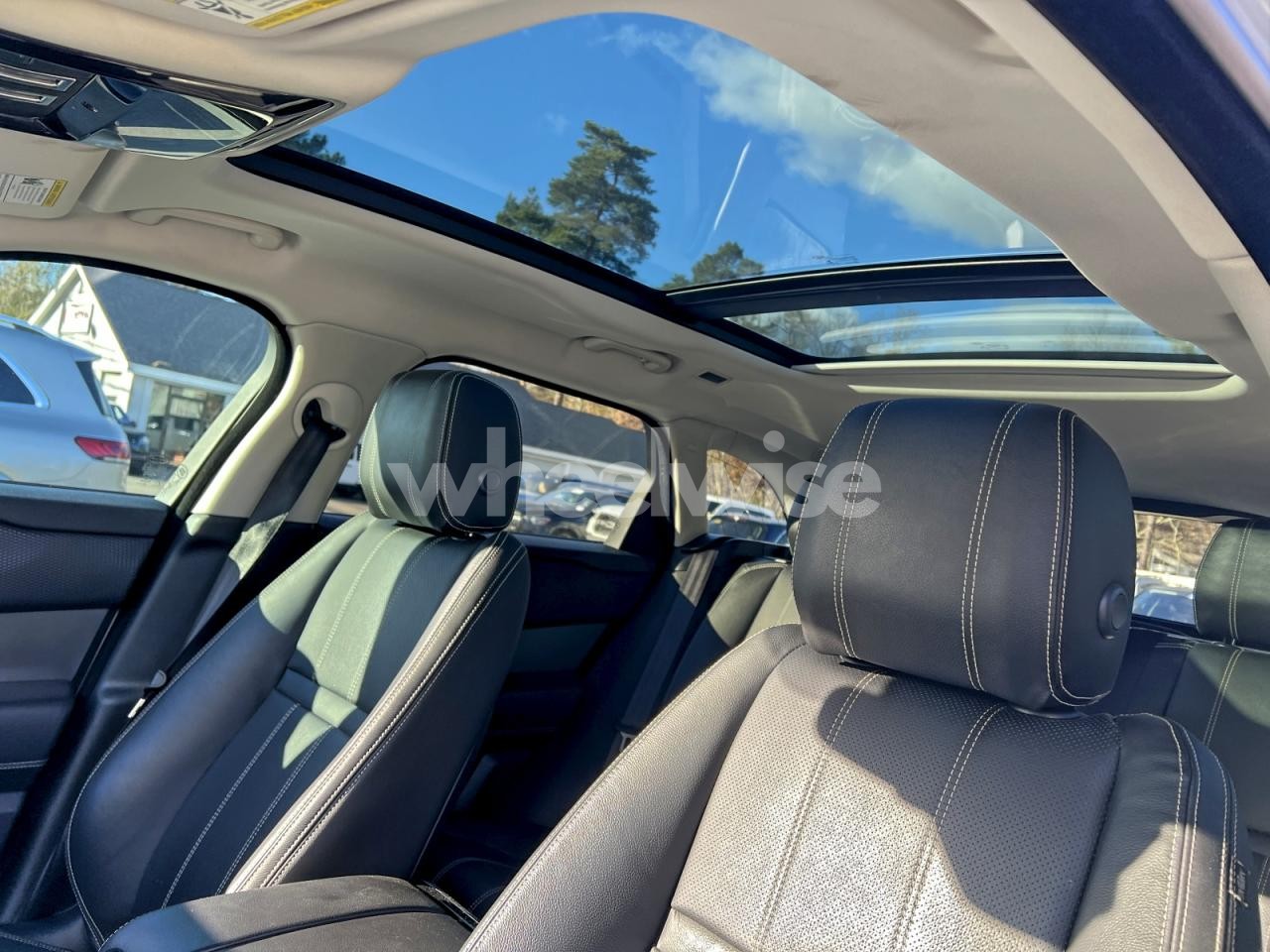 Photo 9 of 2018 LAND ROVER RANGE ROVER VELAR S (VIN SALYB2RV2JA771152)