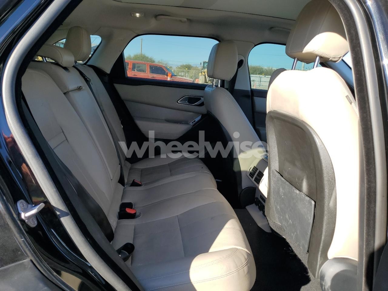 Photo 10 of 2018 LAND ROVER RANGE ROVER VELAR S (VIN SALYB2RV4JA716833)