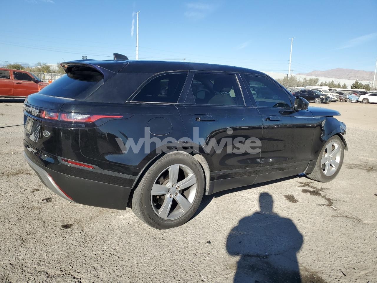 Photo 3 of 2018 LAND ROVER RANGE ROVER VELAR S (VIN SALYB2RV4JA716833)