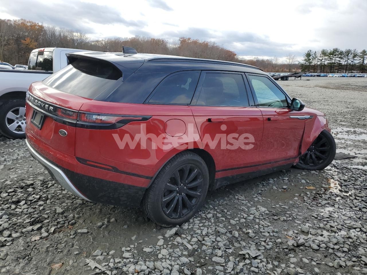 Photo 3 of 2018 LAND ROVER RANGE ROVER VELAR S (VIN SALYB2RX1JA732067)