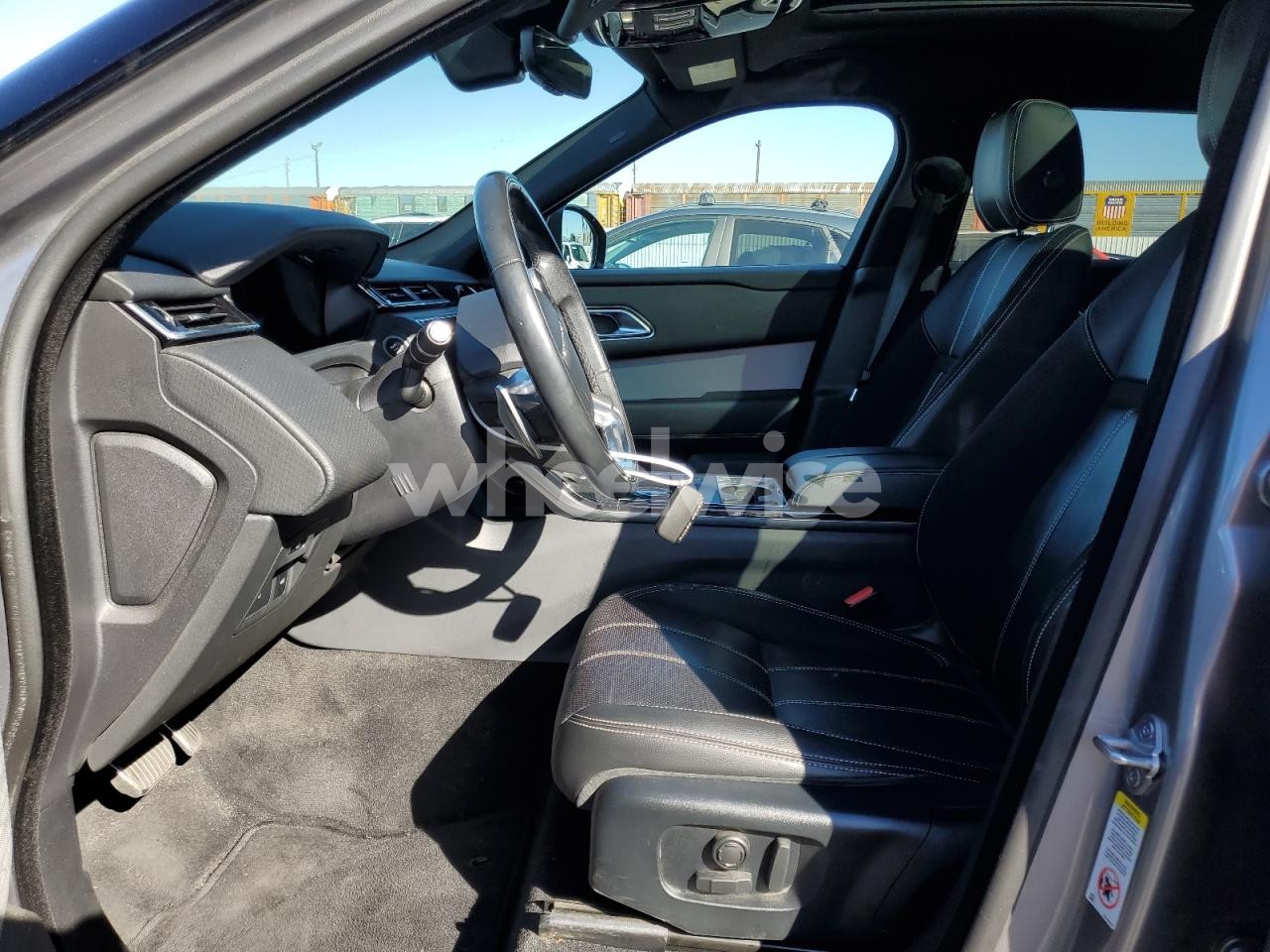 Photo 7 of 2020 LAND ROVER RANGE ROVER VELAR R-DYNAMIC S (VIN SALYK2FV7LA290059)