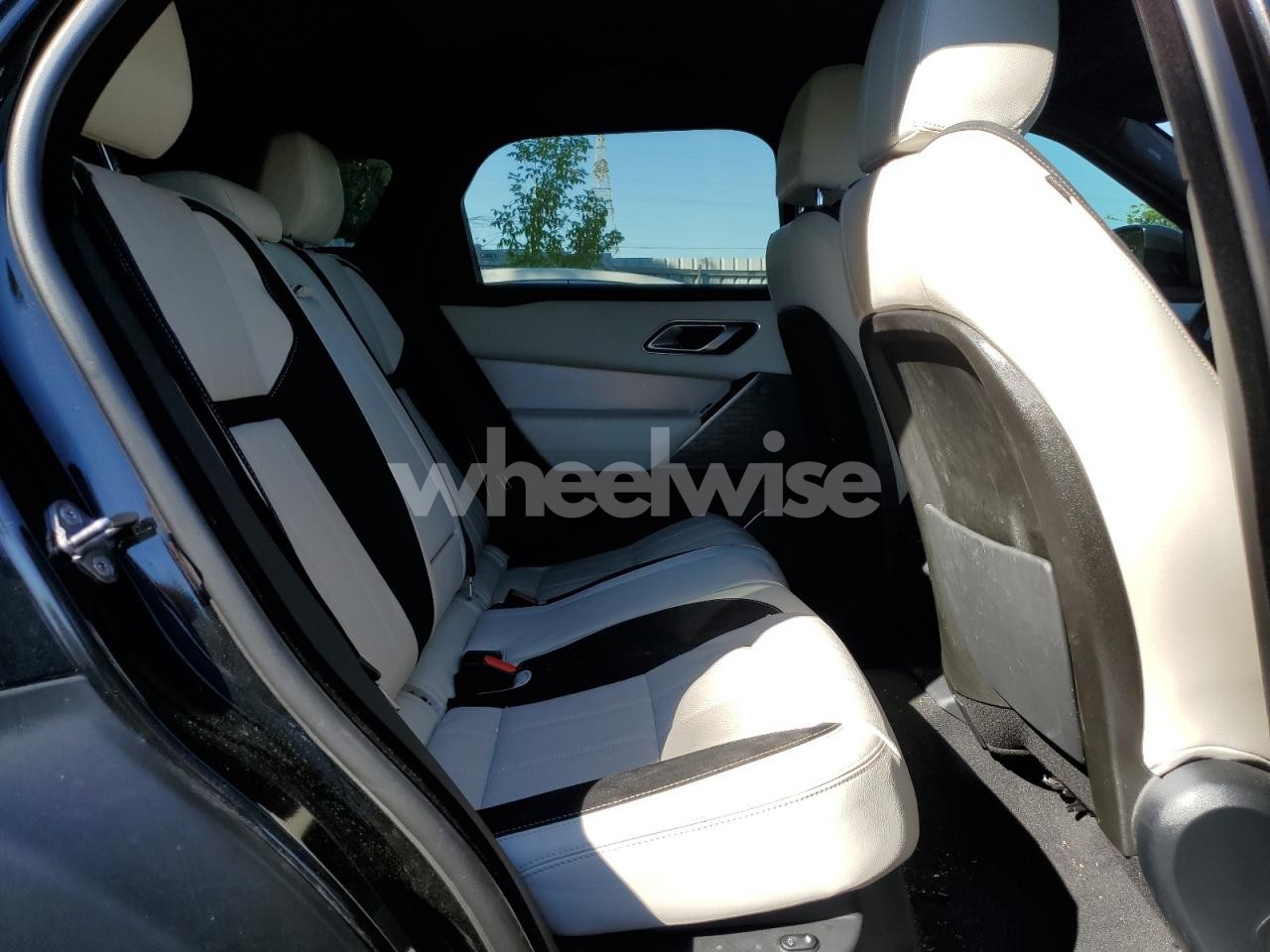 Photo 11 of 2019 LAND ROVER RANGE ROVER VELAR R-DYNAMIC SE N/A (VIN SALYL2EN6KA227502)