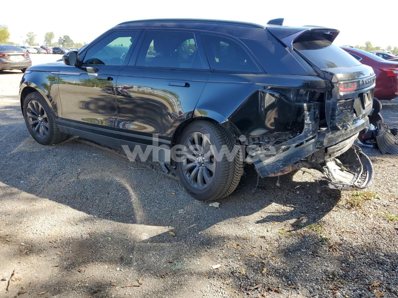 Photo 2 of 2019 LAND ROVER RANGE ROVER VELAR R-DYNAMIC SE N/A (VIN SALYL2EN6KA227502)
