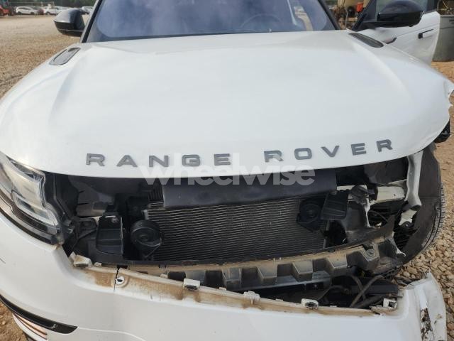 Photo 5 of 2019 LAND ROVER RANGE ROVER VELAR R-DYNAMIC SE N/A (VIN SALYL2EX2KA232424)