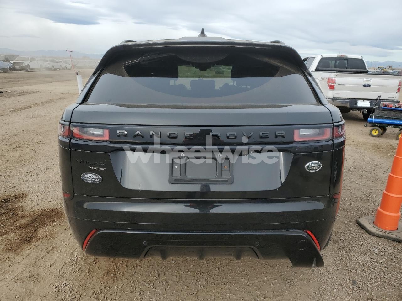 Photo 6 of 2019 LAND ROVER RANGE ROVER VELAR R-DYNAMIC SE N/A (VIN SALYL2EX2KA236361)