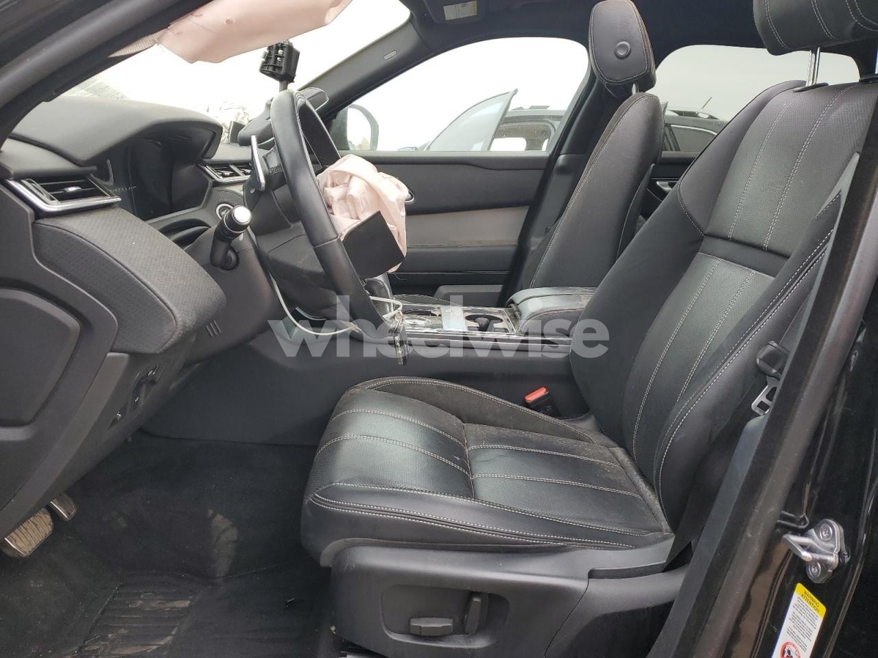 Photo 7 of 2019 LAND ROVER RANGE ROVER VELAR R-DYNAMIC SE N/A (VIN SALYL2EX2KA236361)