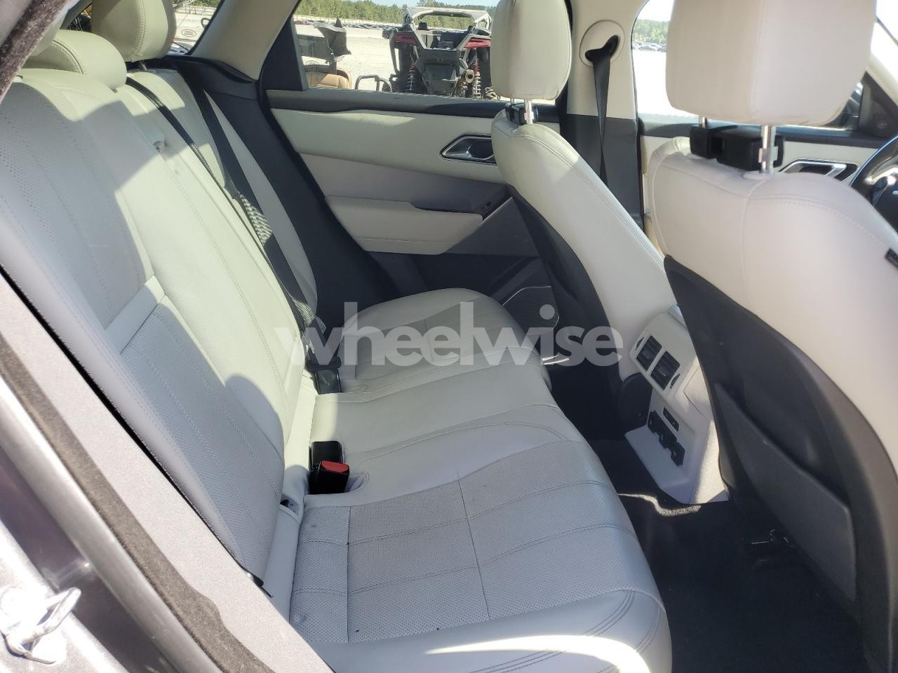 Photo 10 of 2019 LAND ROVER RANGE ROVER VELAR R-DYNAMIC SE N/A (VIN SALYL2EX5KA203452)